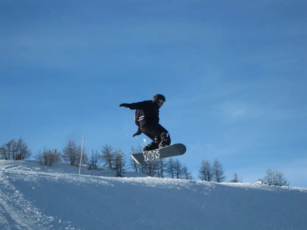 Free Snowboarding